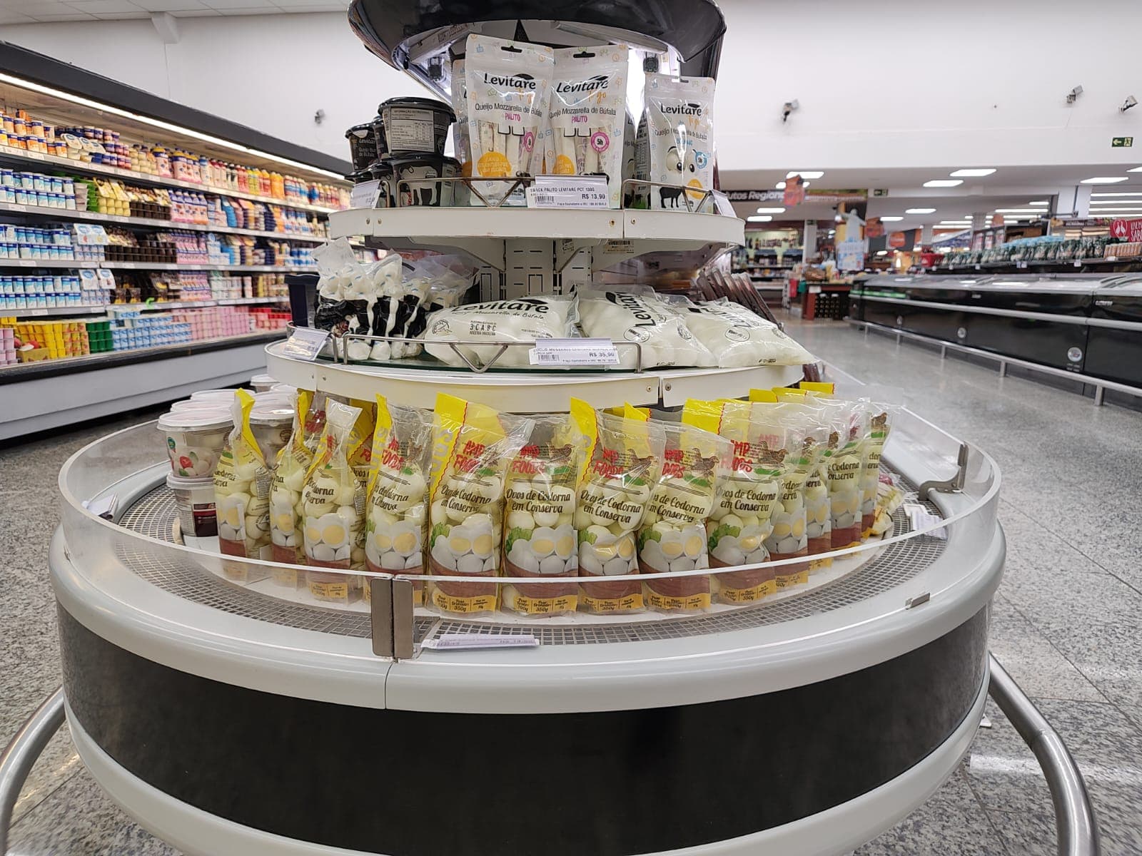 Produtos AMP Foods em supermercado